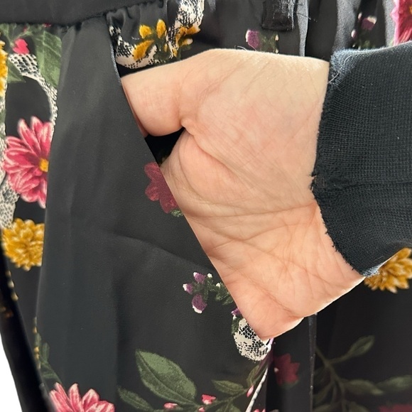 Torrid black floral snake knit skater dress NWT 2X - Picture 4 of 8